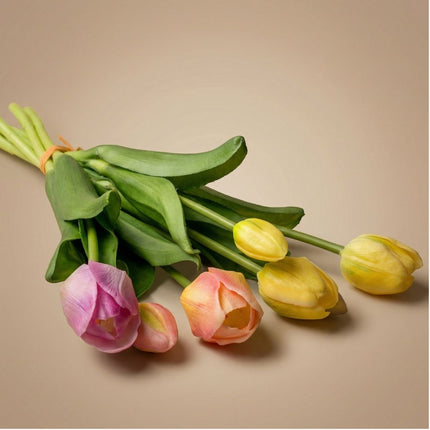 Tulip Bouquet - Soft Spring - ‘Real Touch’ Artificial Tulips - 7 Tulip stems - 40 cm