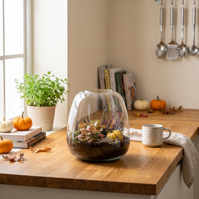 Emma Autumn – Glasflasche mit Herbstpflanzen und Mini-Kürbissen – Herbst Terrarium DIY-Set – Ø 23 cm ↑ 25 cm
